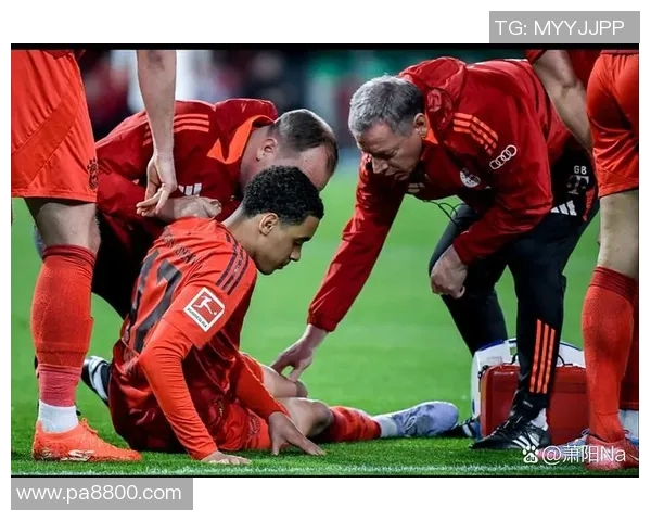 足球明星意外受伤脚部骨折赛季前景堪忧球迷心痛不已